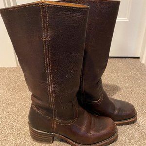 FRYE CAMPUS Leather Boot in Walnut (Stretched shaft for bigger calves! Size 7)